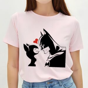 Valentines Womens Shirts DC Comics Valentines Day Batman Kiss Shirt 2