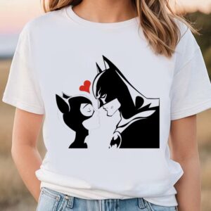 Valentines Womens Shirts DC Comics Valentines Day Batman Kiss Shirt 3