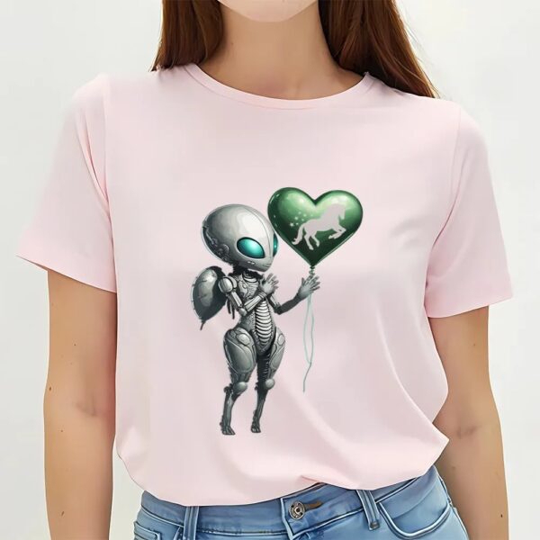 Valentines Womens Shirts, Futuristic Alien Valentine Aliens Lover Robotic T-Shirt