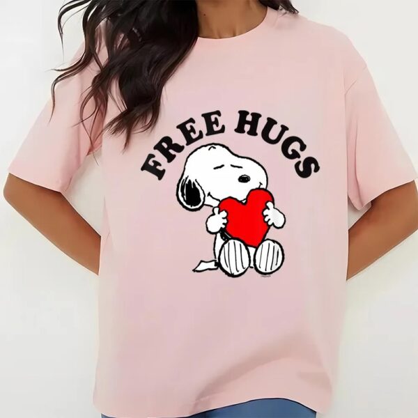 Valentines Womens Shirts, Peanuts Valentine Free Snoopy Hugs T-Shirt