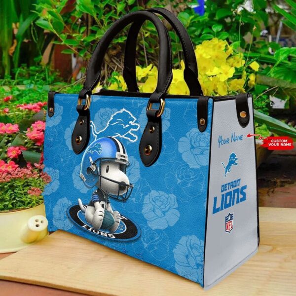 Custom Name NFL Detroit Lions Snoopy Dog Leather Hand Bag