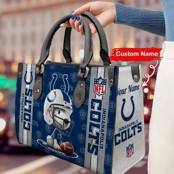 Custom Name NFL Indianapolis Colts Snoopy Dog Leather Hand Bag