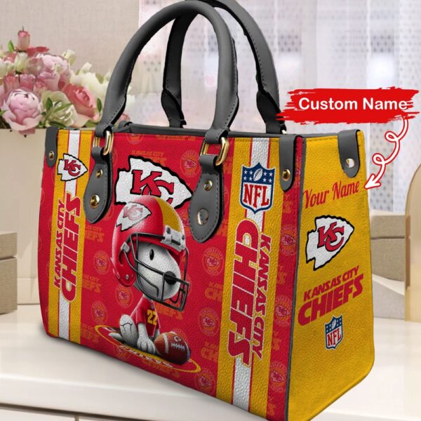 Custom Name NFL Kansas City Chiefs Snoopy Leather Hand Bag