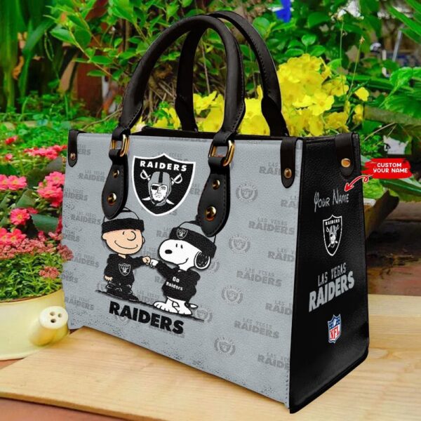 Custom Name NFL Las Vegas Raiders Snoopy With Friend Leather Hand Bag