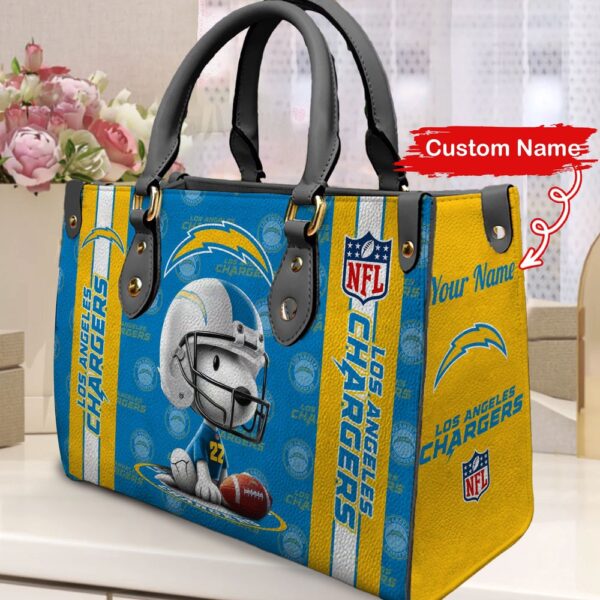 Custom Name NFL Los Angeles Chargers Snoopy Leather Hand Bag