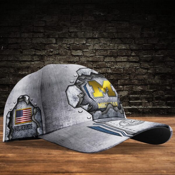 Customized NCAA Michigan Wolverines Baseball Cap Sleek Layers of Style