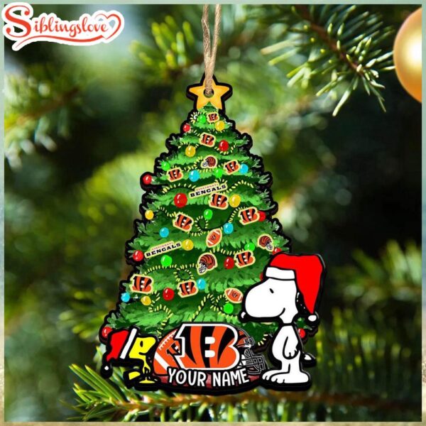 Custom Name NFL Cincinnati Bengals Snoopy And Peanut Christmas Tree Ornament Hanging Decor