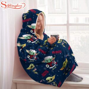 New England Patriots Baby Yoda Huggle Blanket Hoodie